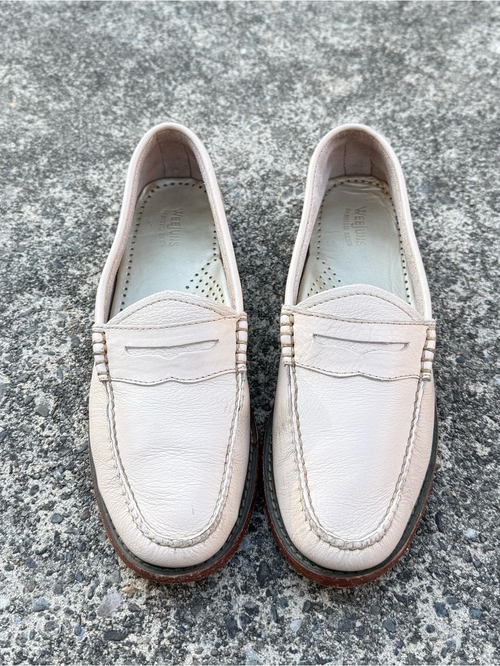 G.H. Bass Weejuns Cream Leather Penny Loafers Women’s size 8